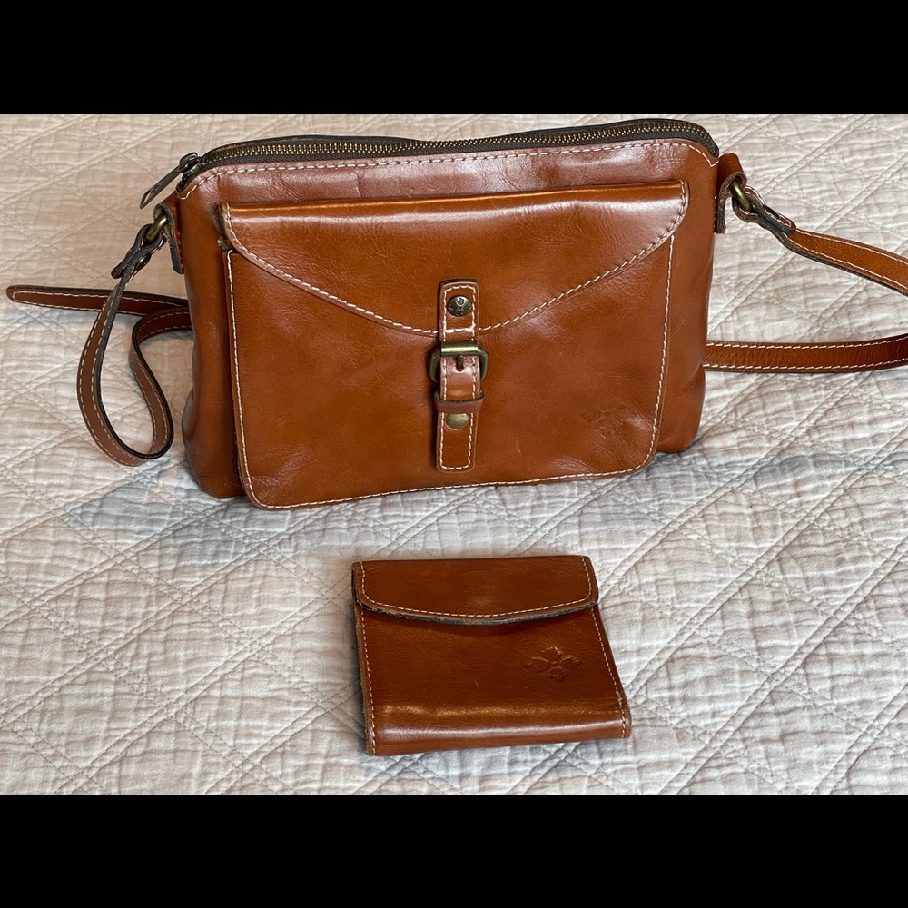 Patricia Nash crossbody bag with matching wallet!